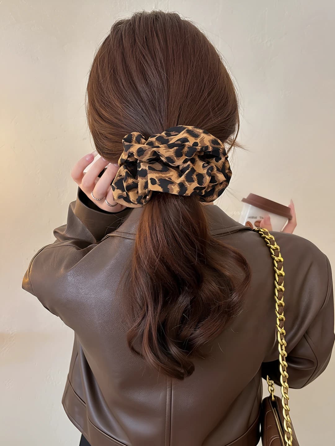 Katta leopard soch tasi taxminan 16 cm