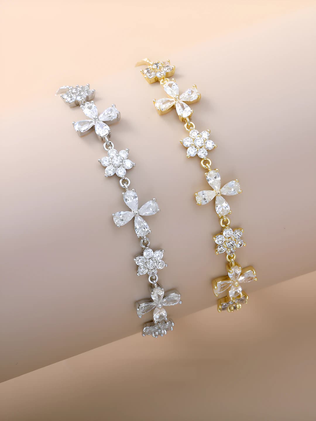 Women's shiny copper alloy adjustable bracelet with zircon