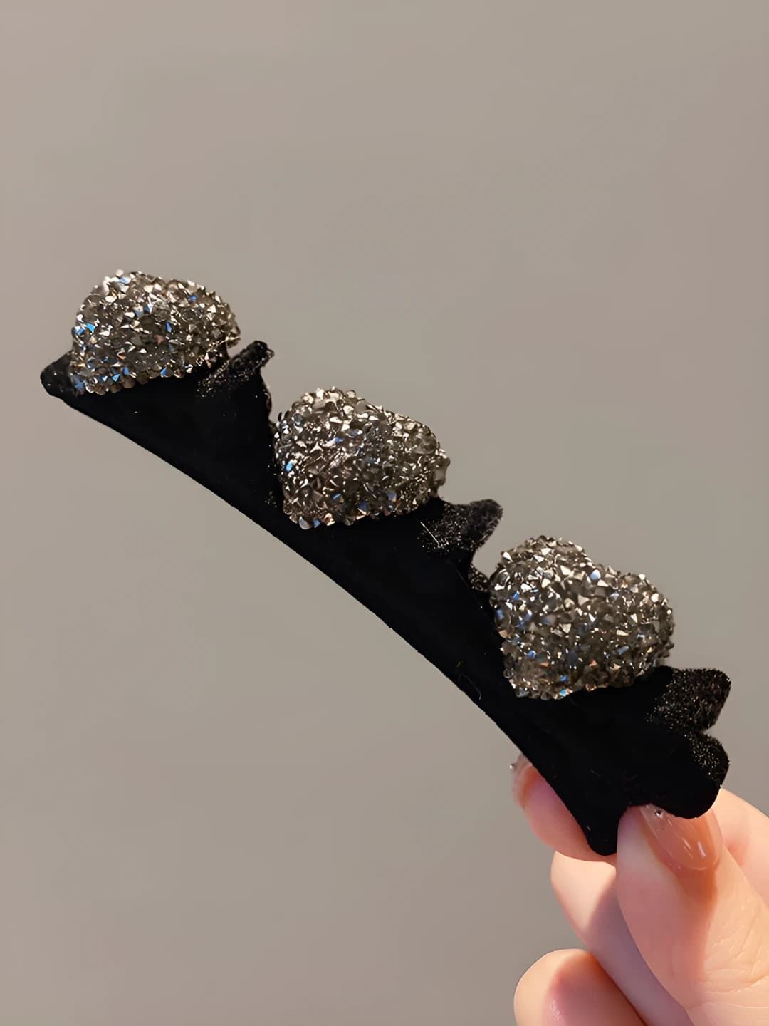 Чёрное сердечко, правая ~9.5 см
