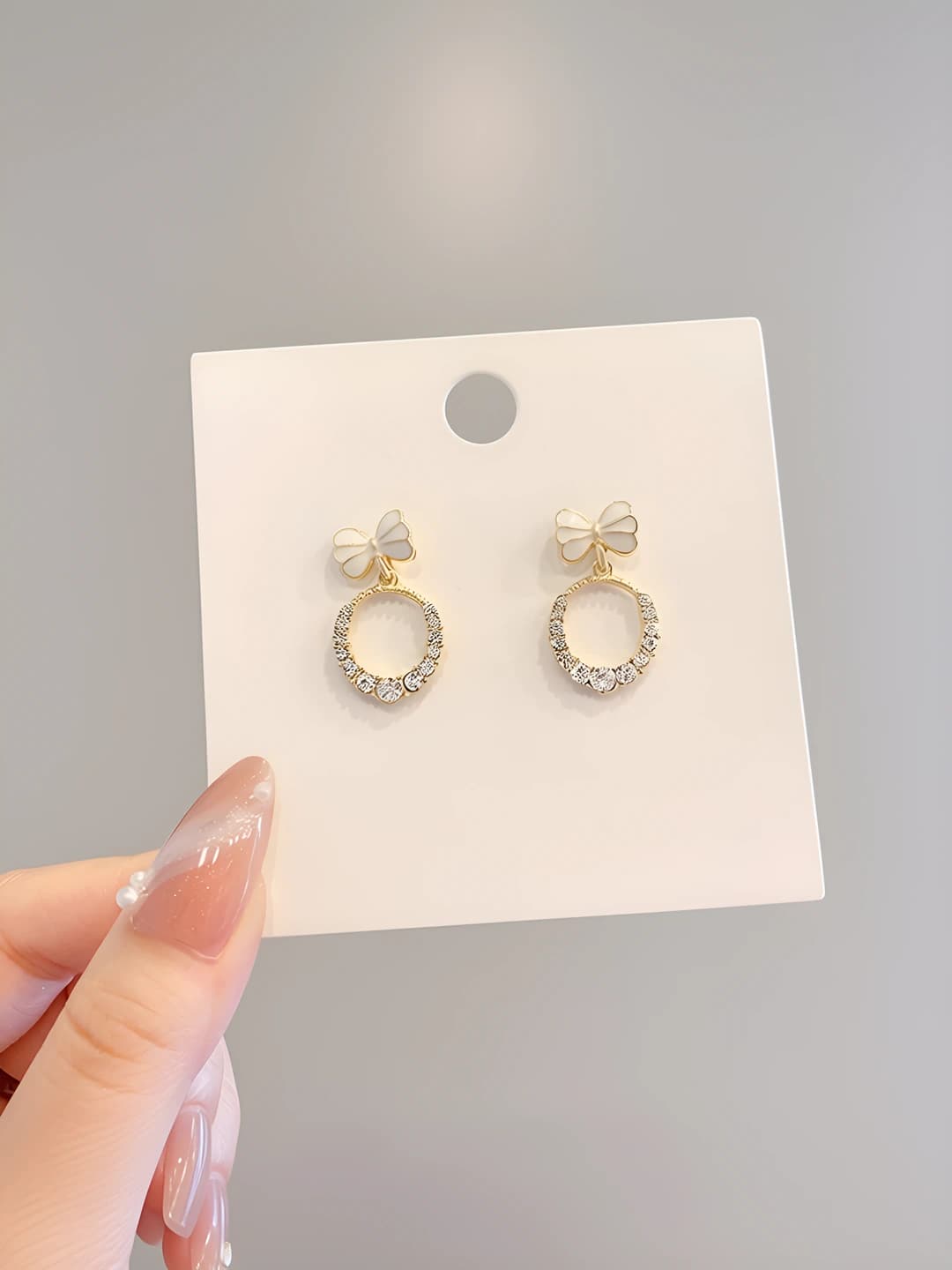 1# Small Bow White - Silver Pin