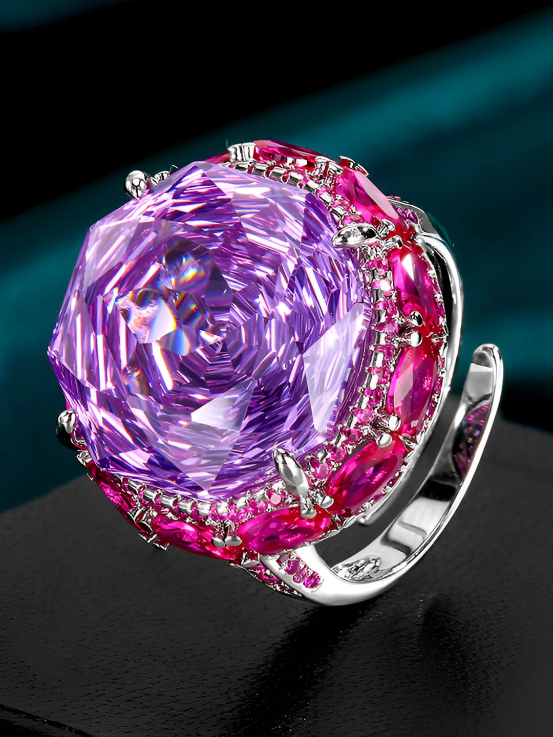 Oq oltin Lilac halqa