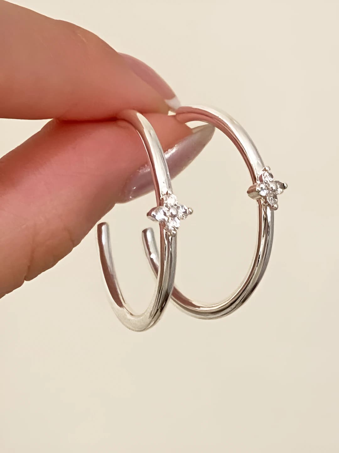 Серебряные серьги с белым цирконом
