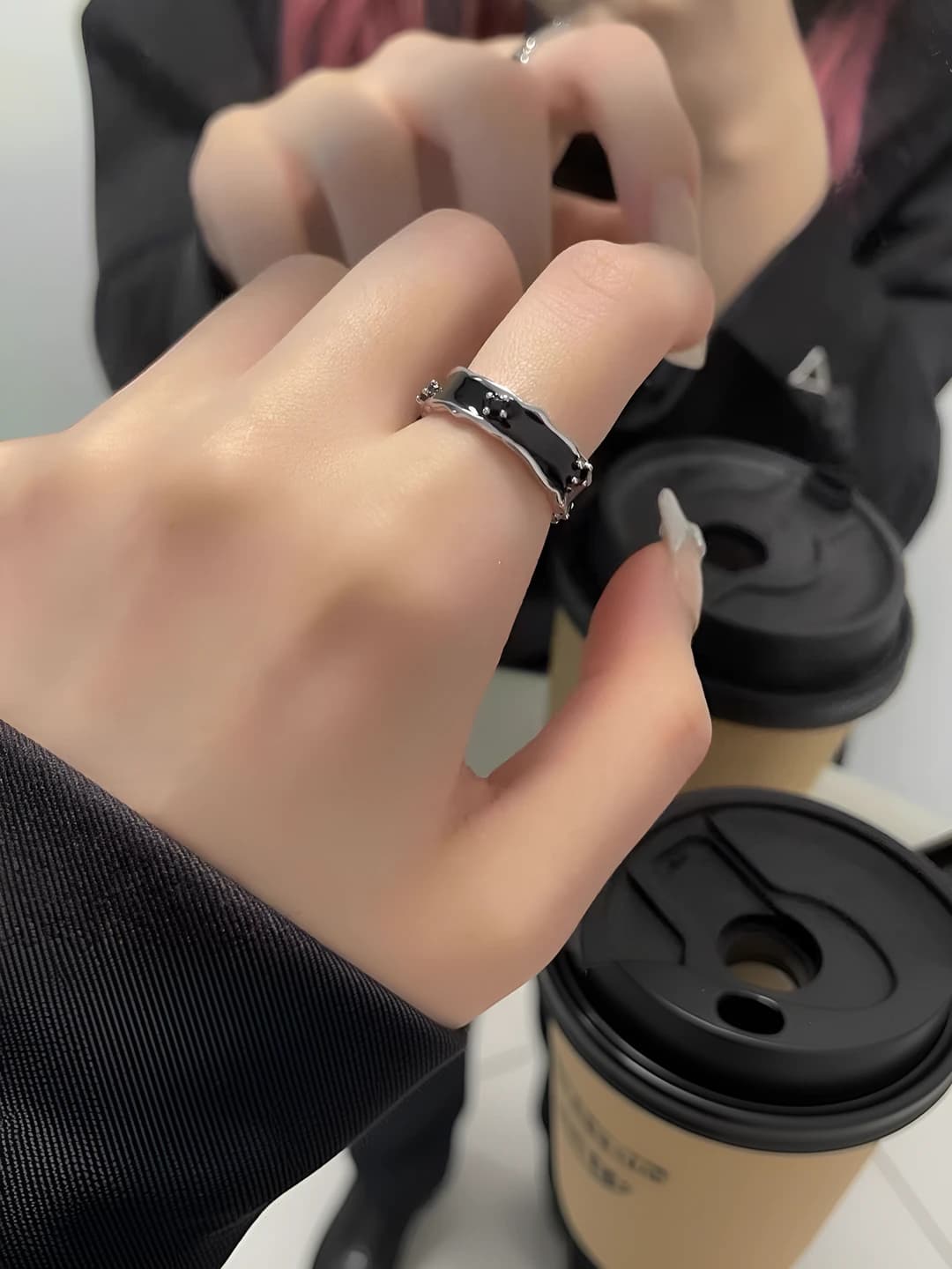 Black drop ring, thin