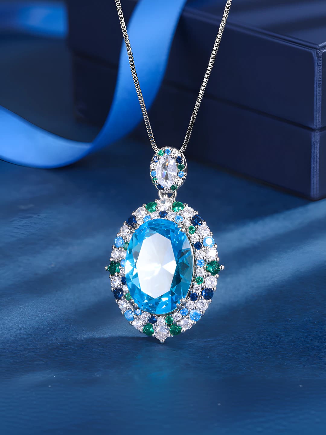 Zircon aquamarine pendant