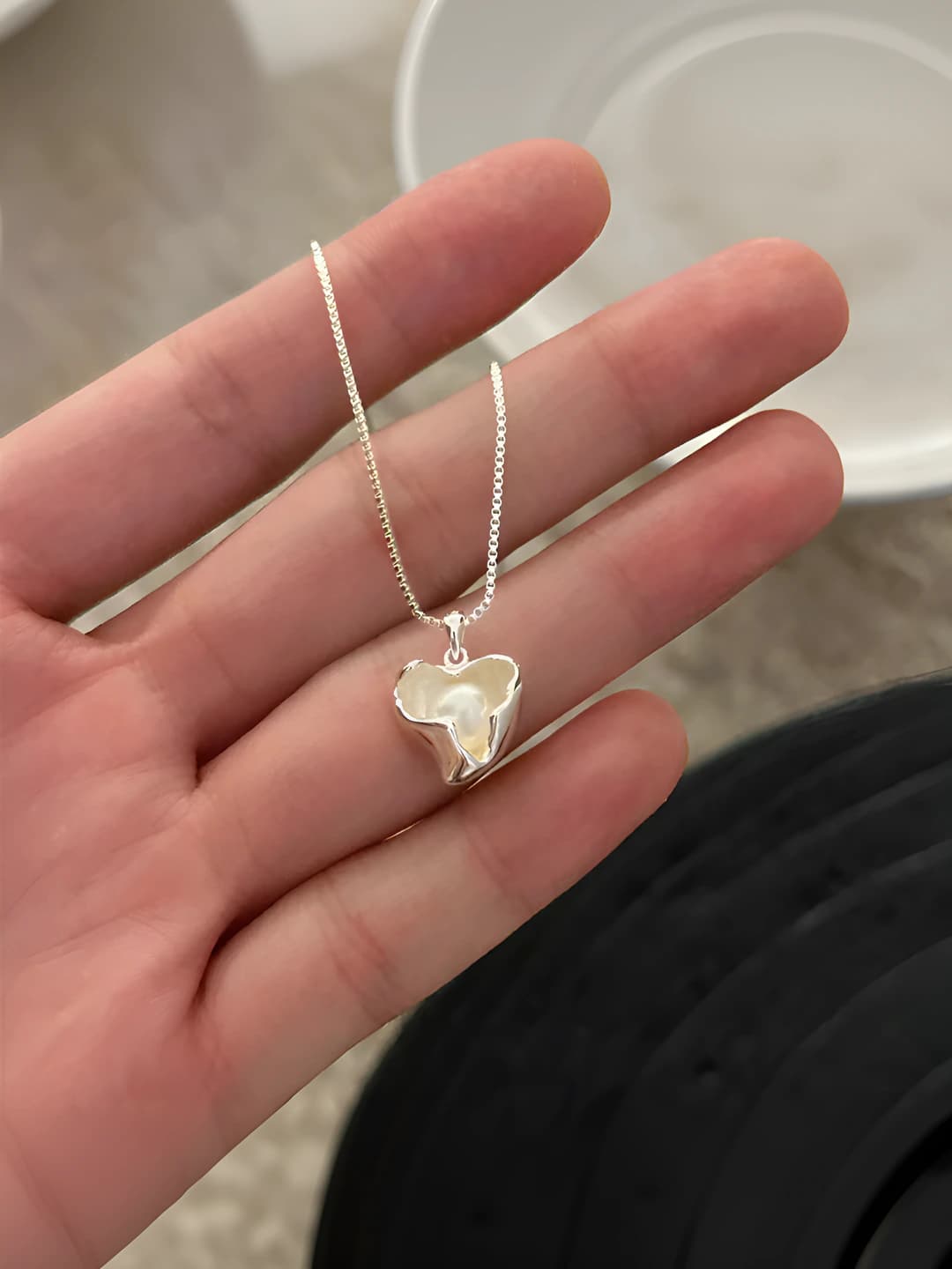 Women's irregular heart-shaped pearl and mother-of-pearl chain, 41-50 cm, fashion OL style