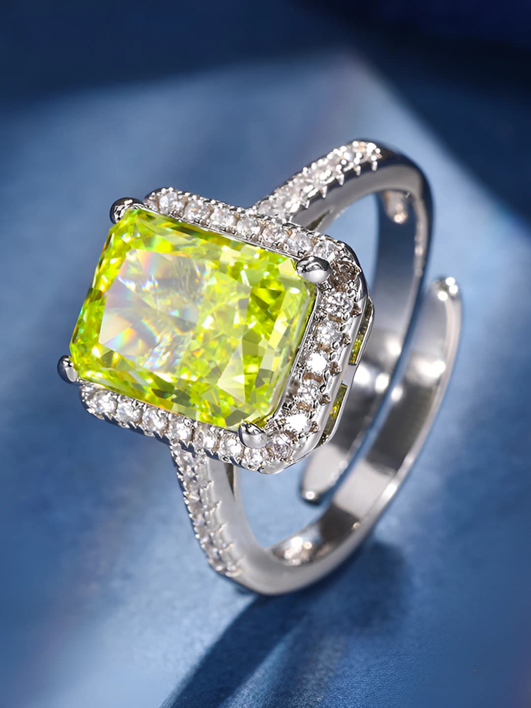 Ice cut apple green ring