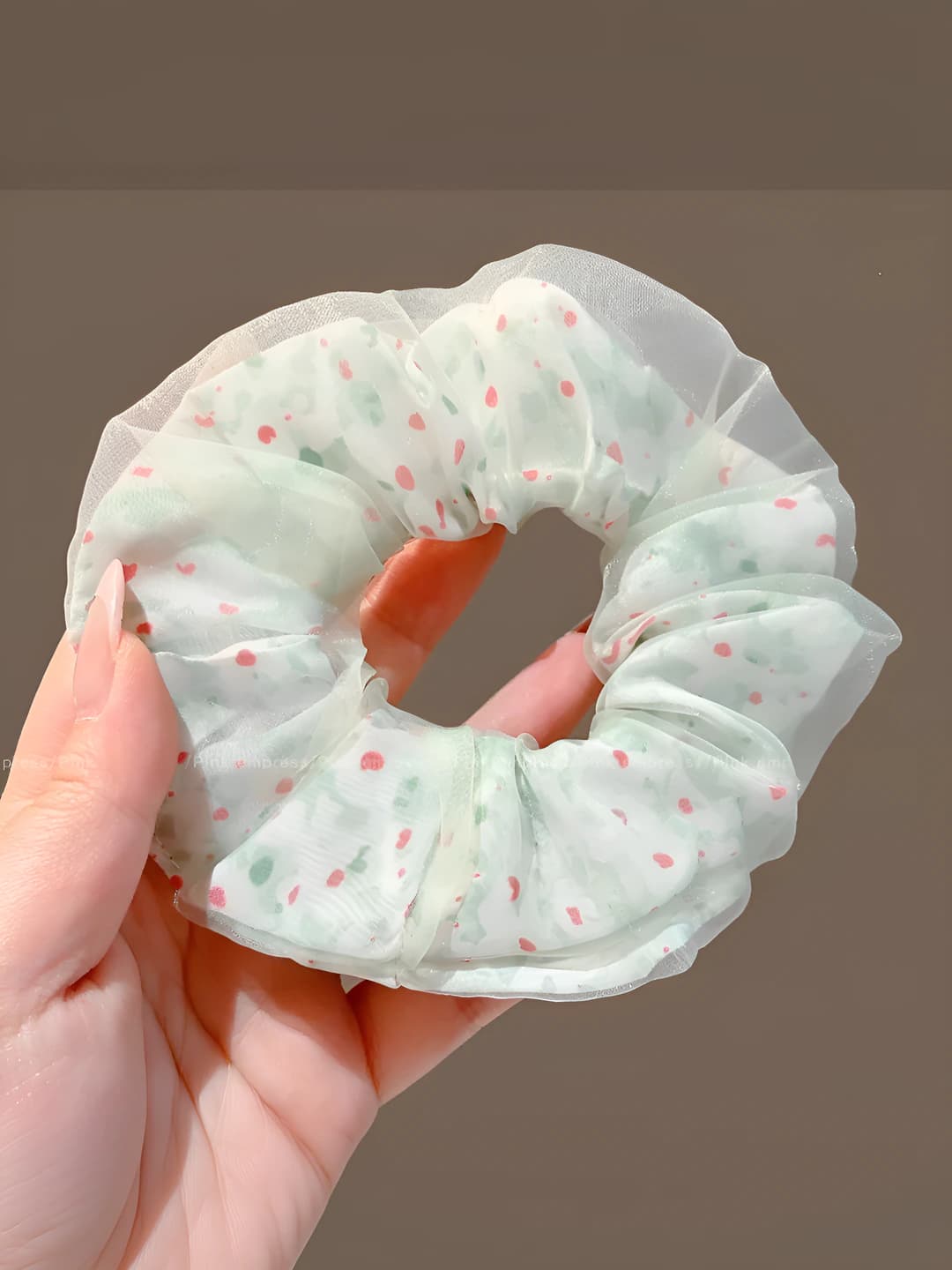 Зелёный с красными точками 10 см