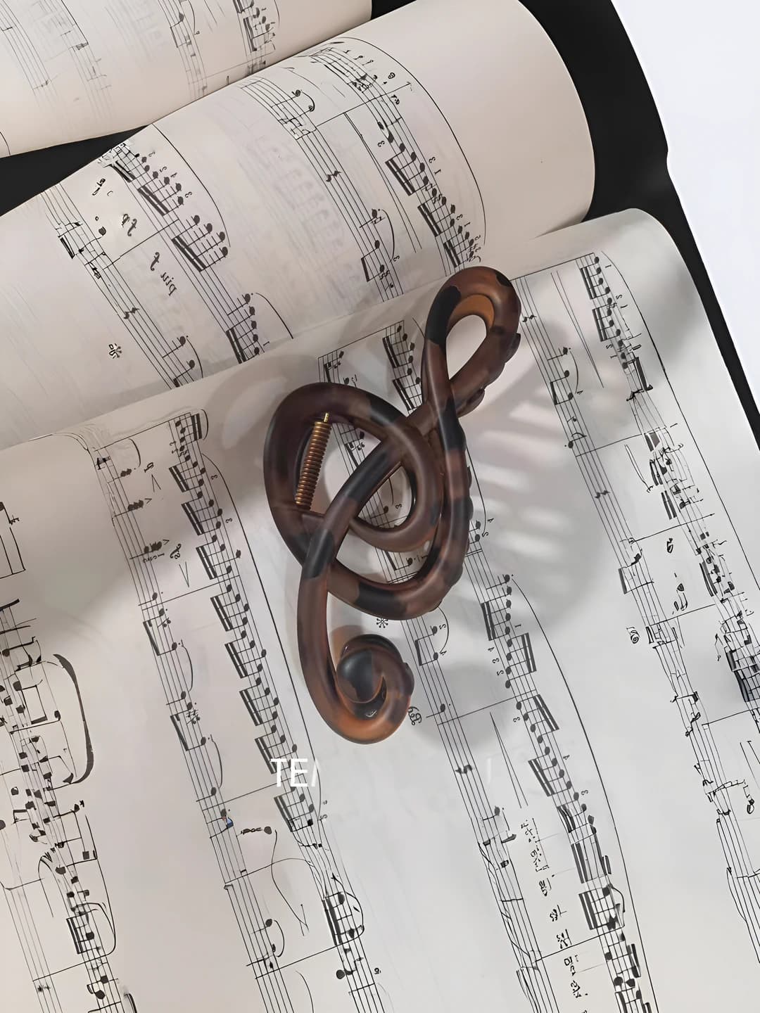 Amber note clip