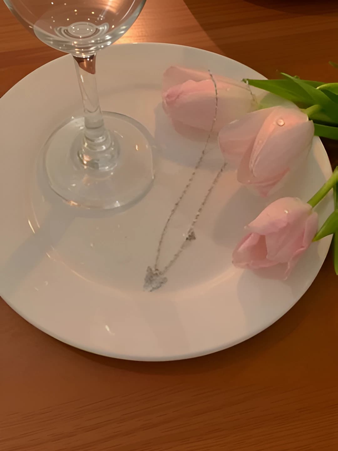 Silver single-layer bow pendant