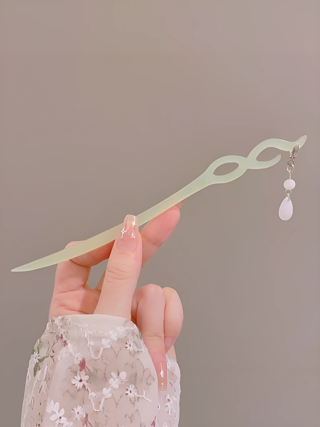 28# Белая короткая подвеска, 18 см