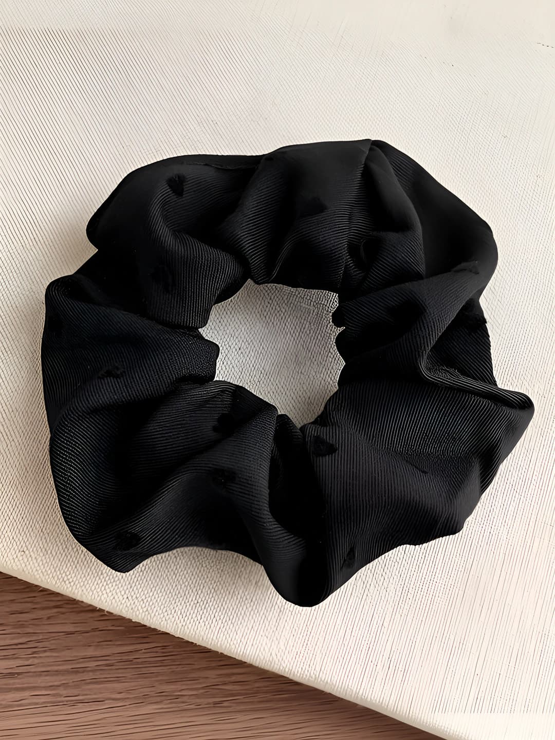 Black ring heart scrunchie