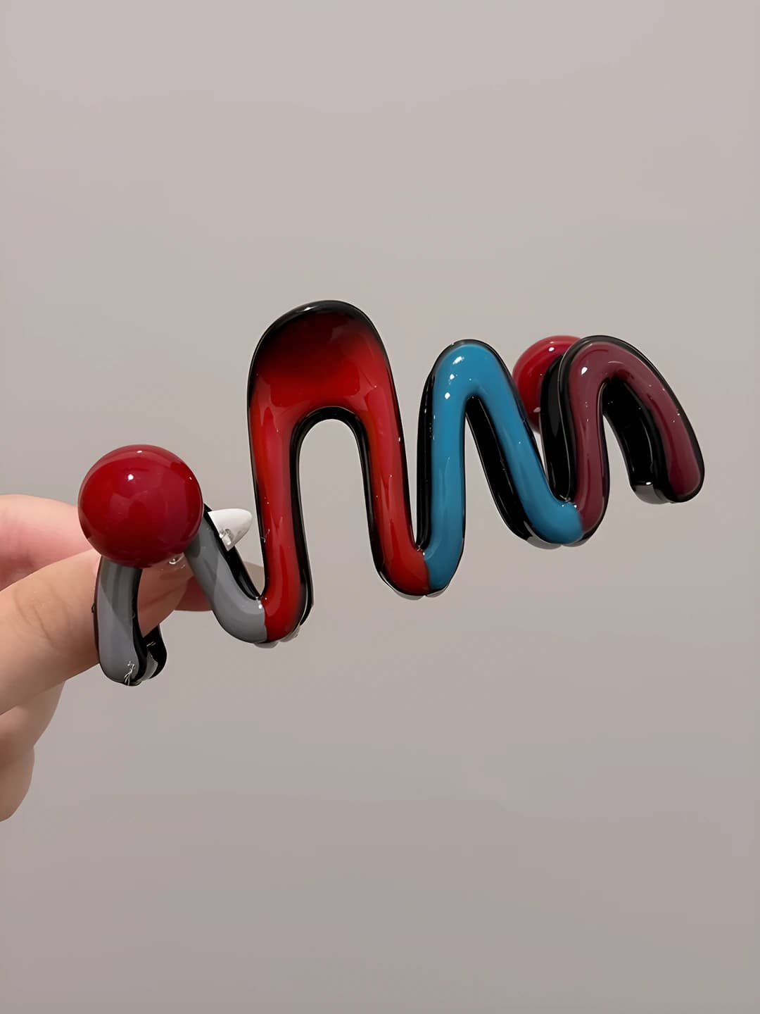 Red pearl, colour-block clip, 11 cm