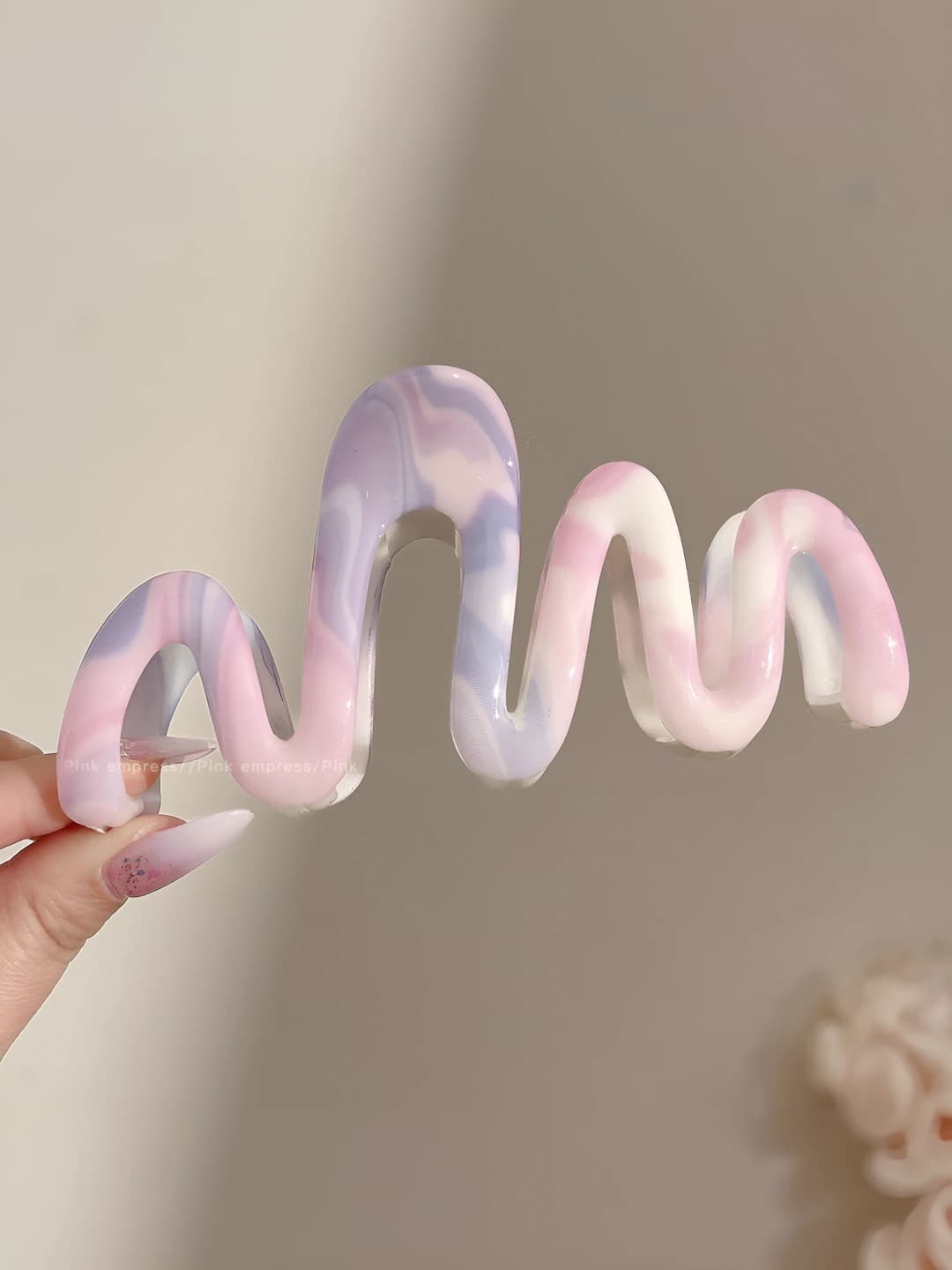 1# Wavy gradient clip, 13 cm