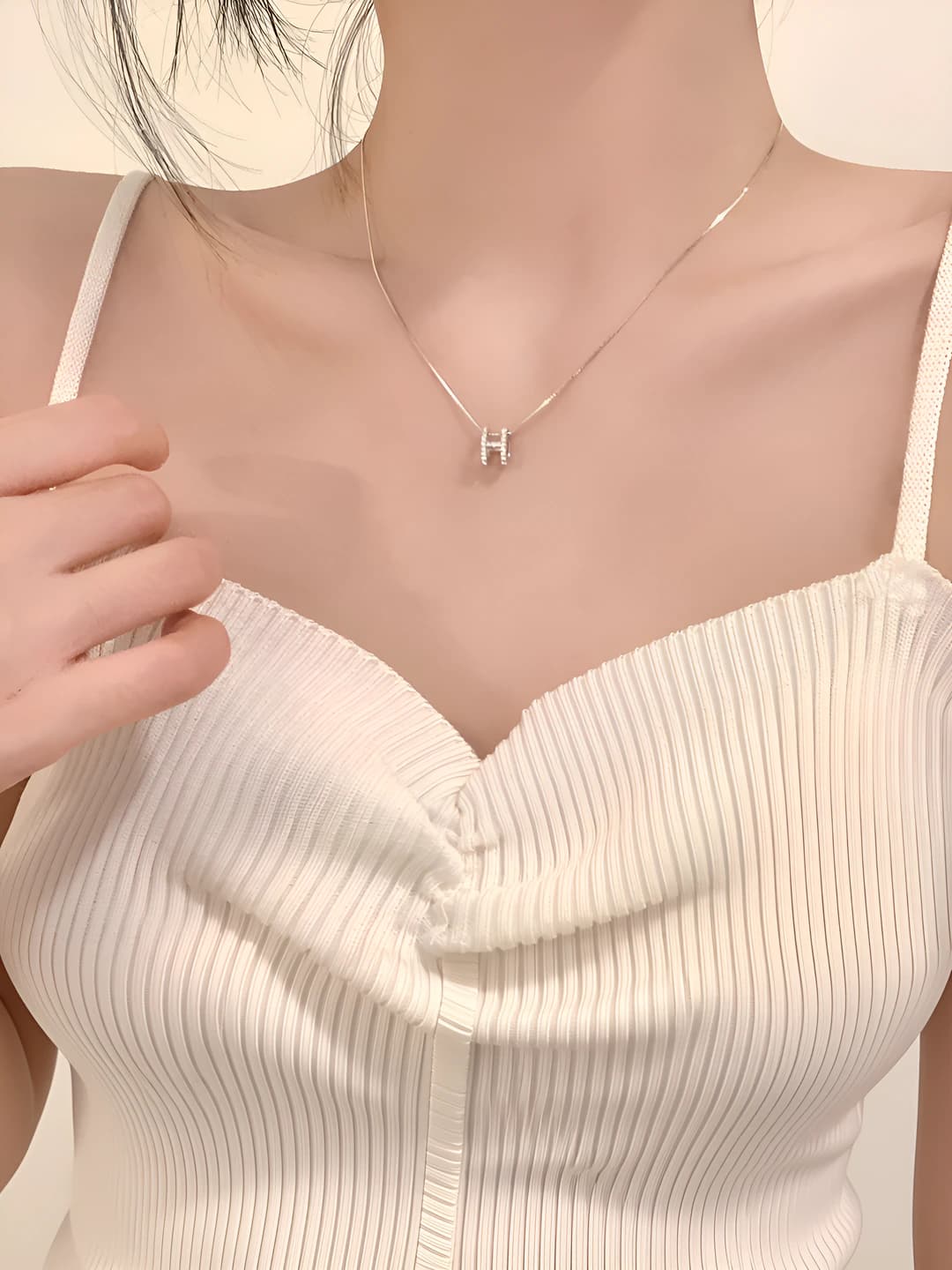 H necklace Silver