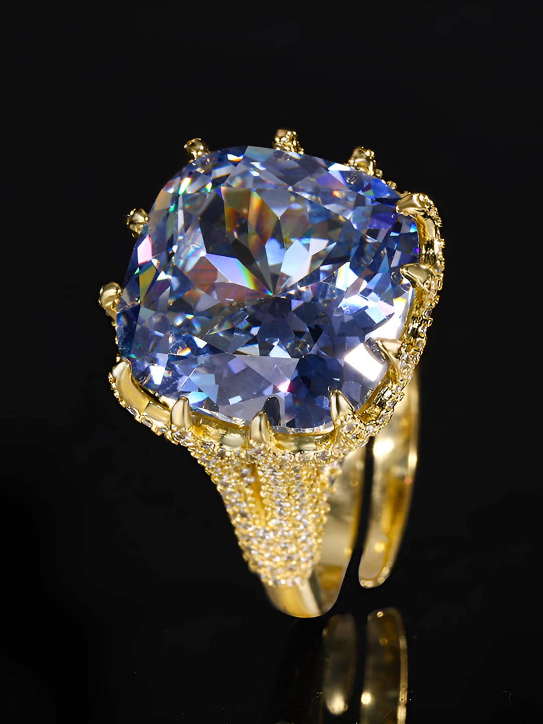 Gold nest cut white blue plated ring