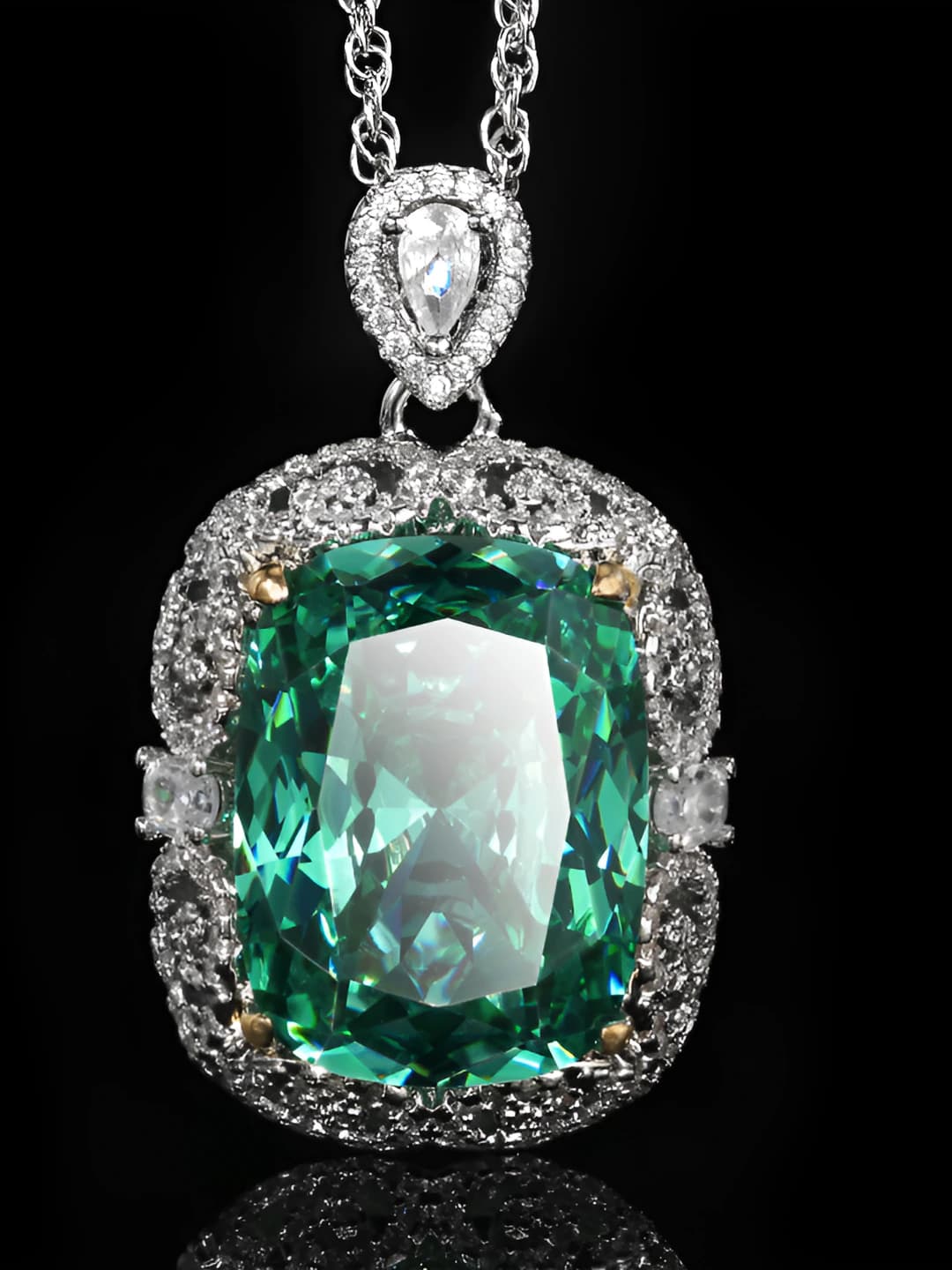 Paradise Green, twisted chain