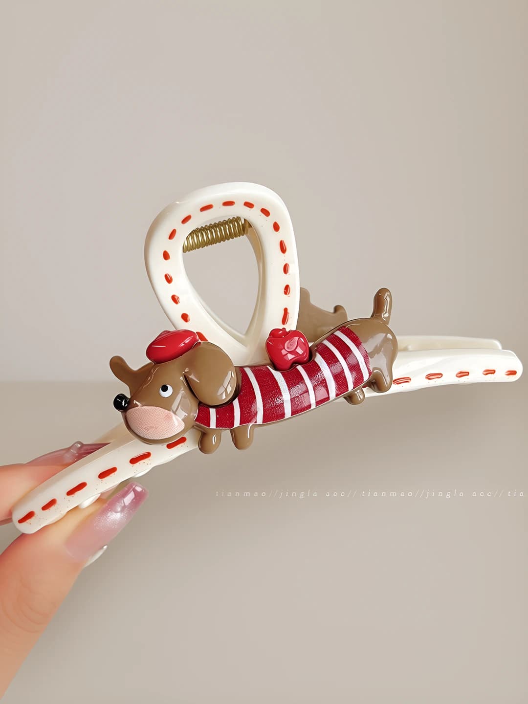 Red dog graffiti, double-sided clip, 13 cm