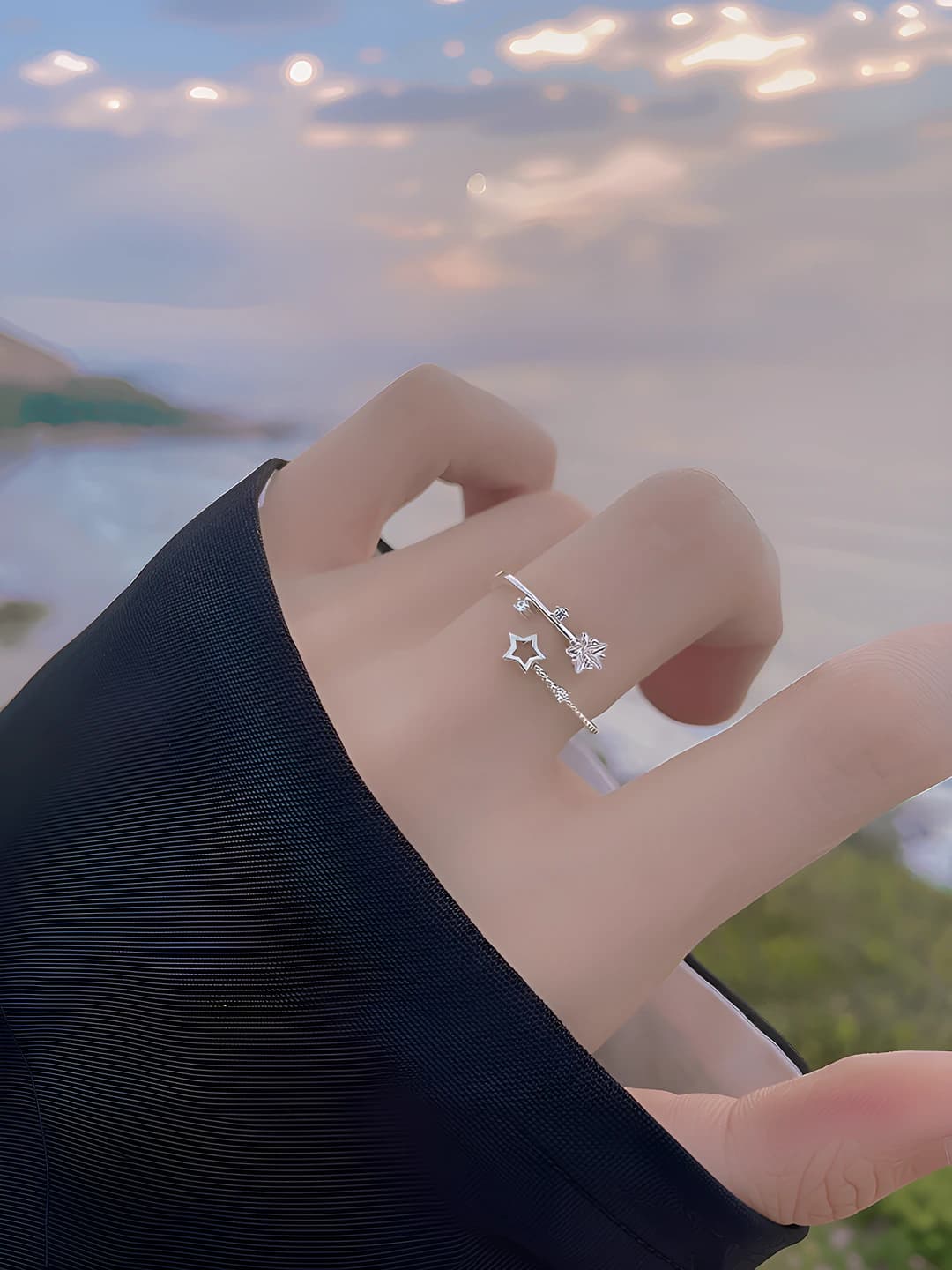Women's open ring with zircon in five-pointed star shape
