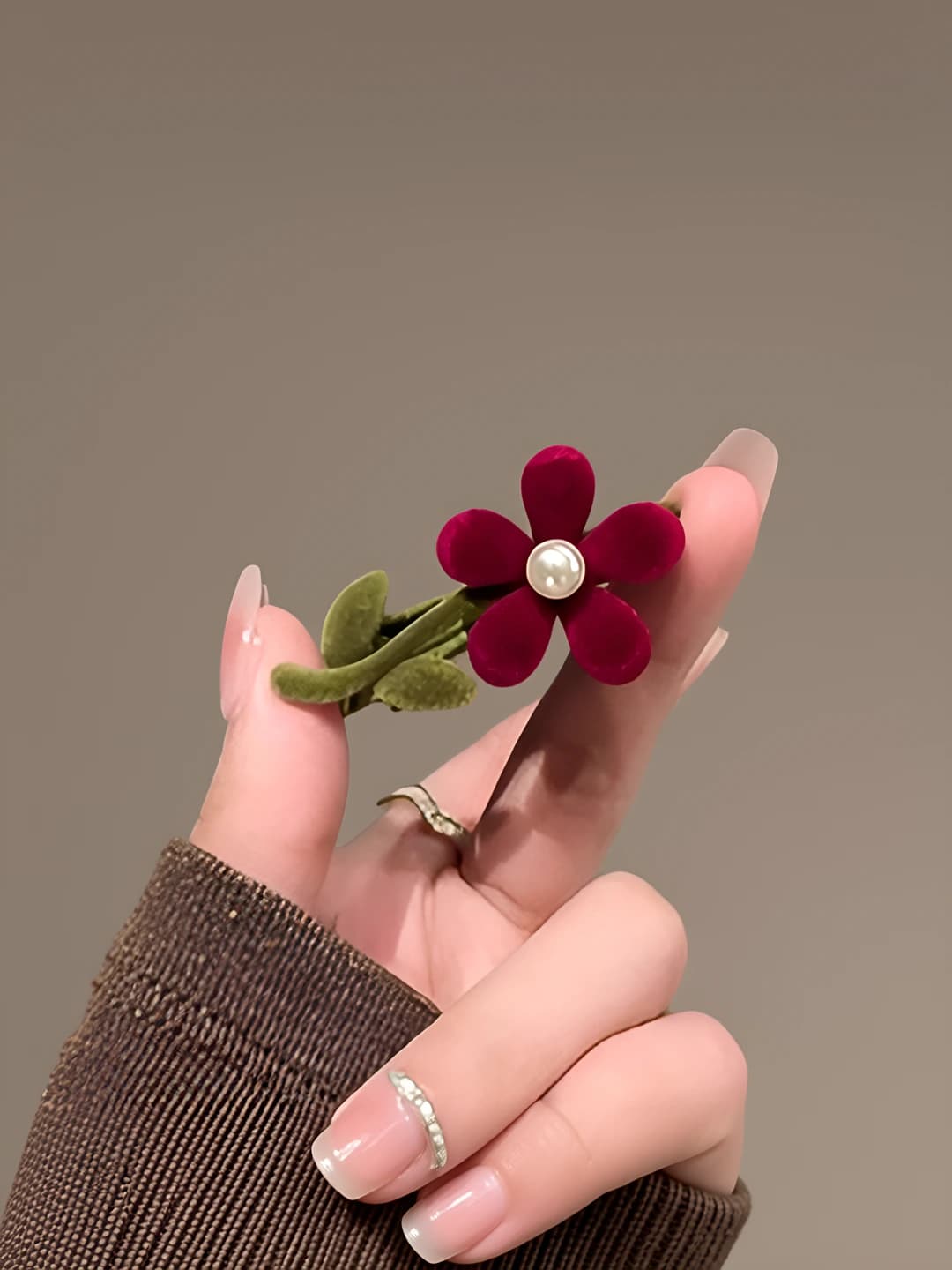 Small red flowers, 5.2 cm