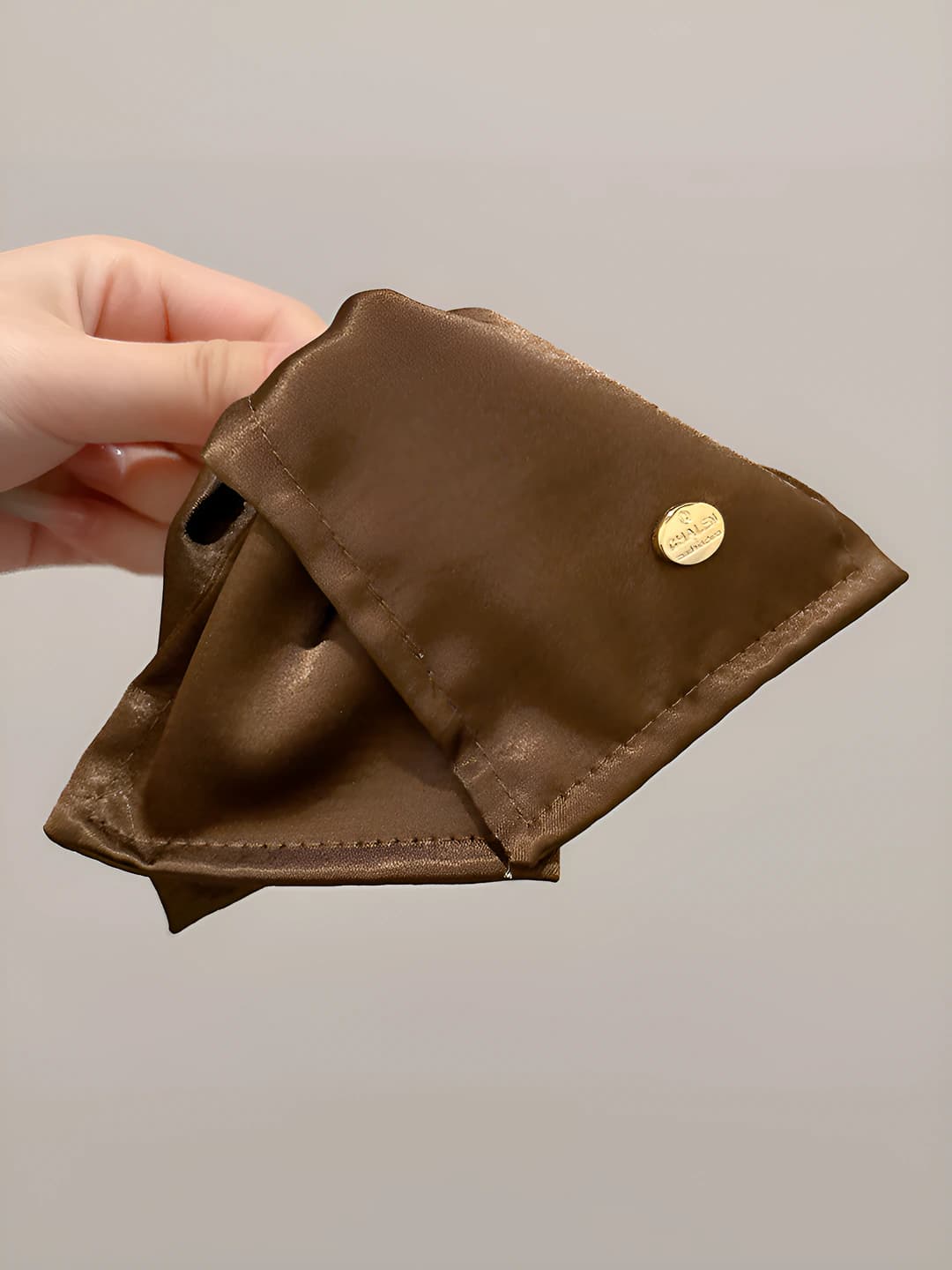 Dark brown ~13 cm