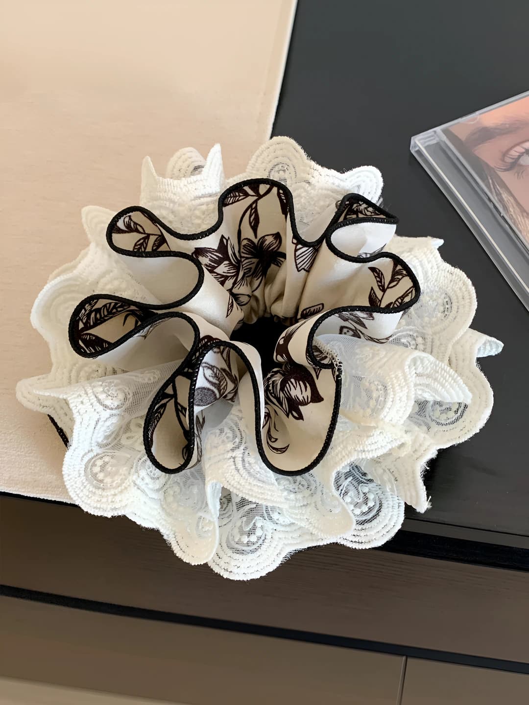 9# Retro floral lace edge ~18 cm