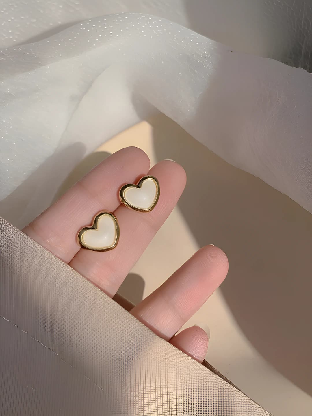 6# Shell heart stud