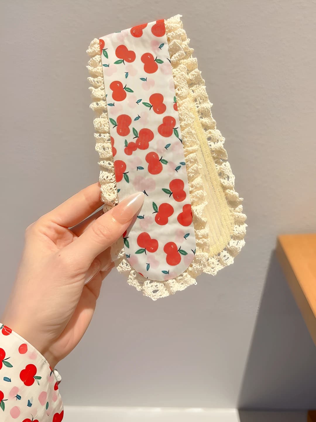 12# Маленькие вишни - 34.5*6.5 см