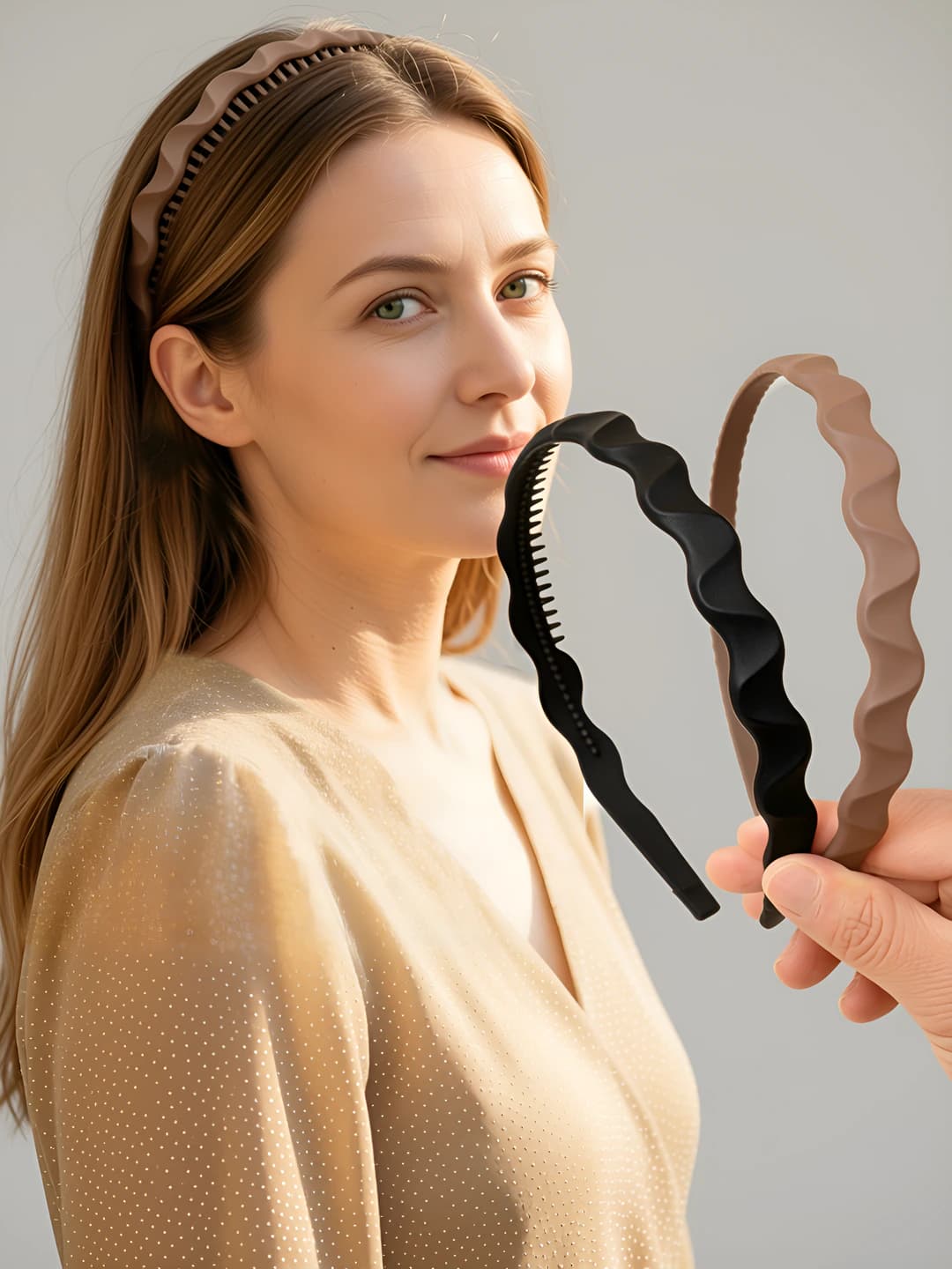 Women's toothed headband: black, with glass rhinestones, for short hair
