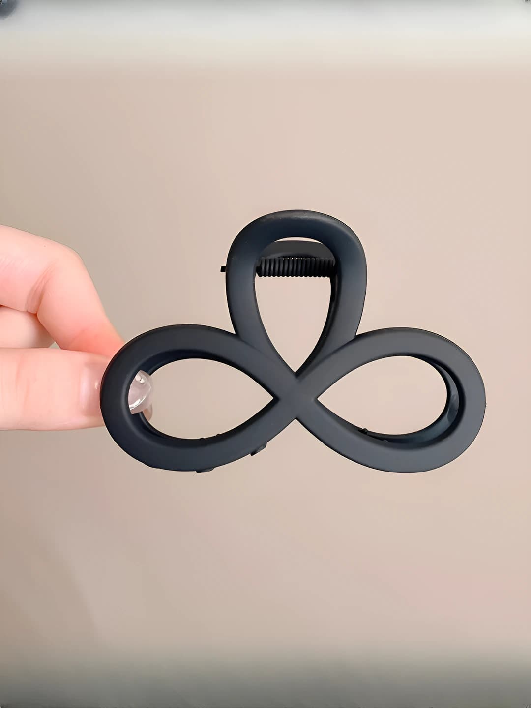Black 8 cm