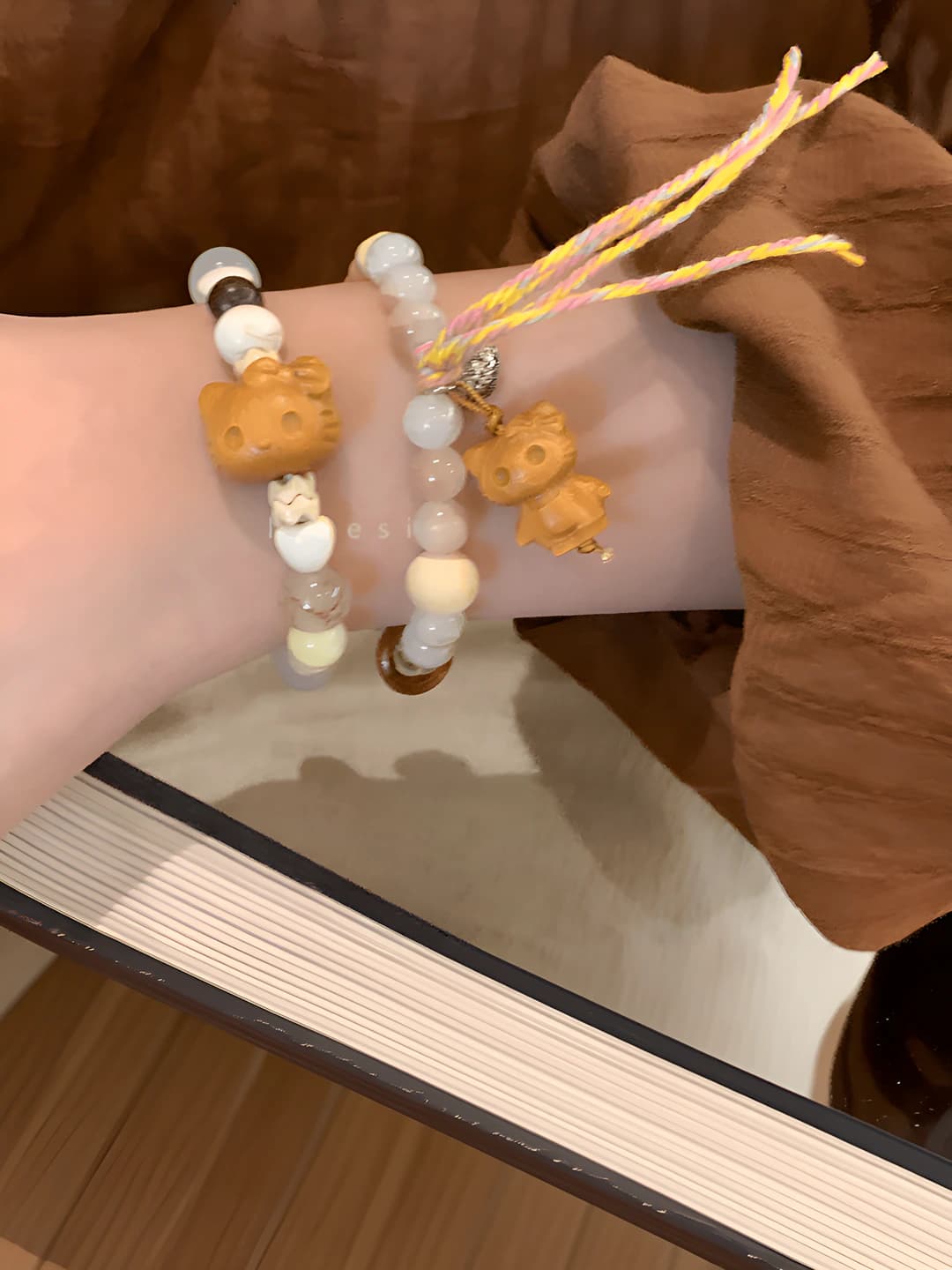 Kitty style beaded bracelet for women, handmade, unique and sweet