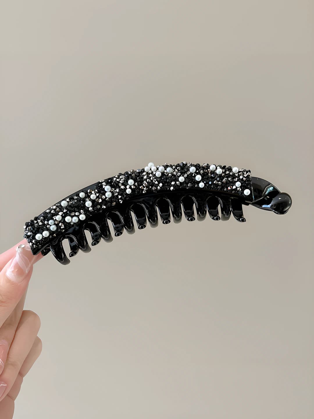Qora marvarid va olmosli banan qisqich 13.5 cm