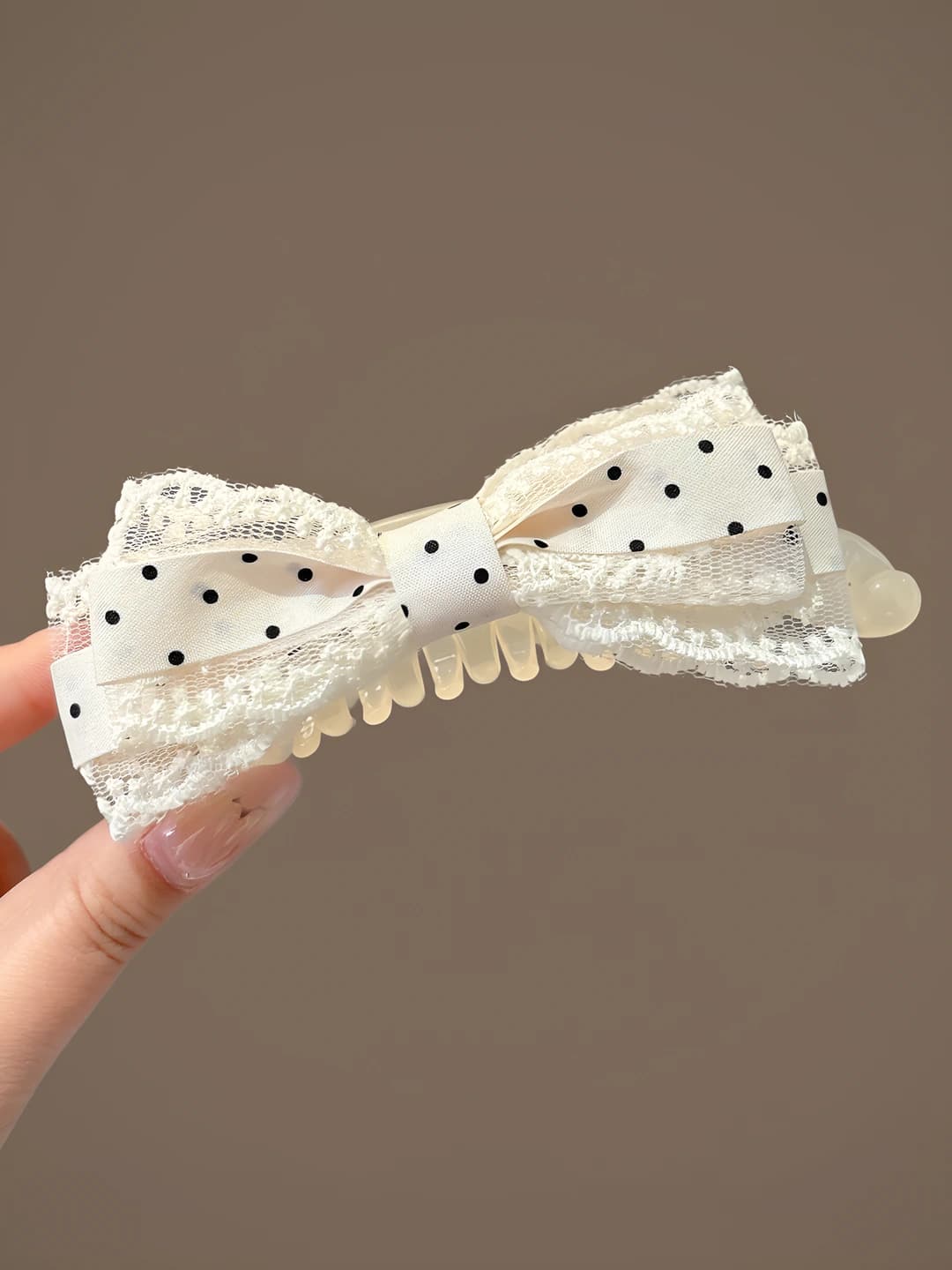 Polka dot white banana clip 12.5 cm