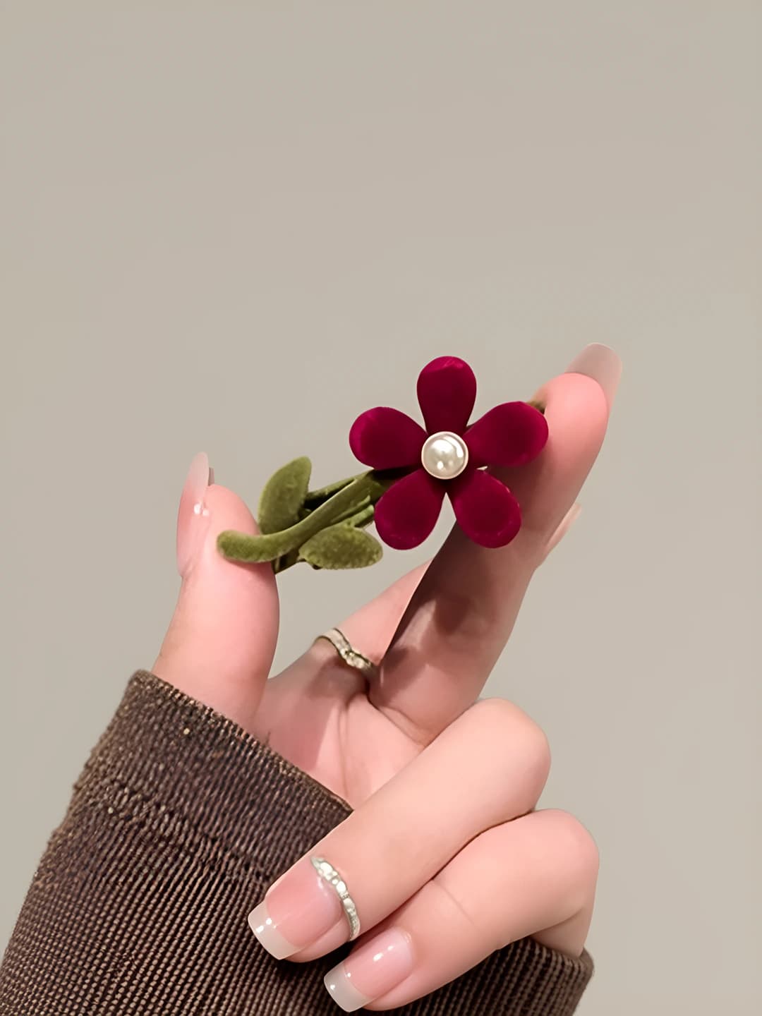 Small red flowers, 5.2 cm