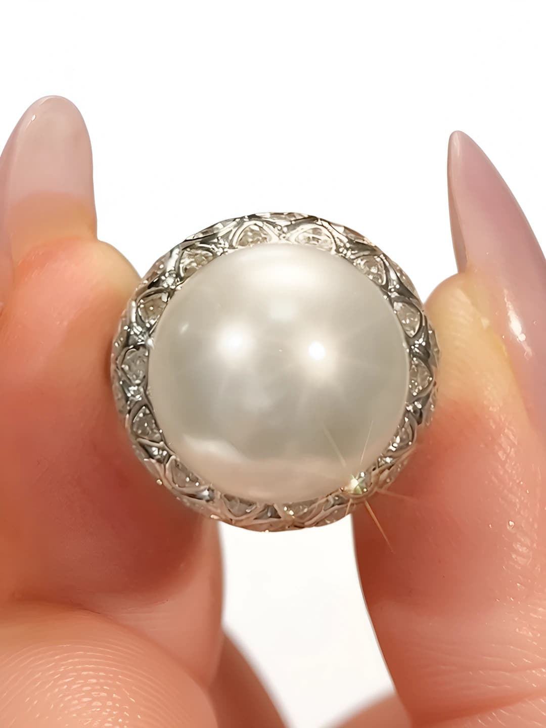 White gold, white pearl