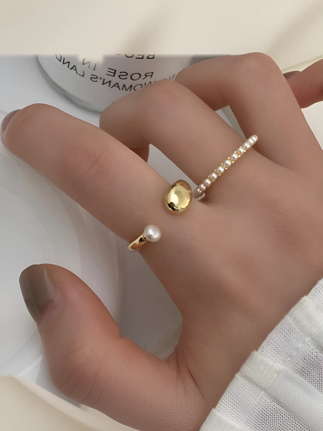 Women's open pearl ring, sweet-cool style, U-shaped and geometric design element, electroplating technology