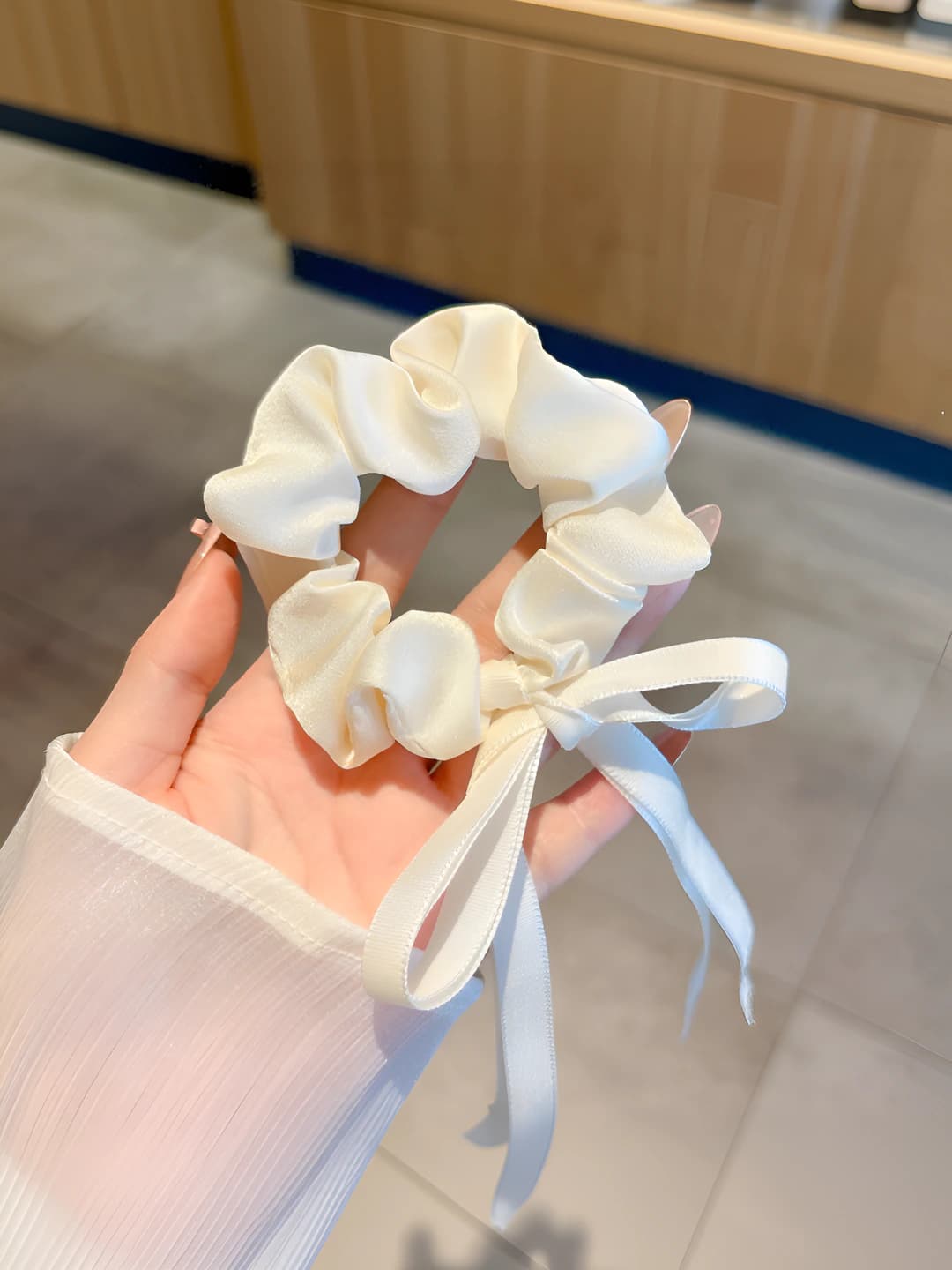 1# White bow