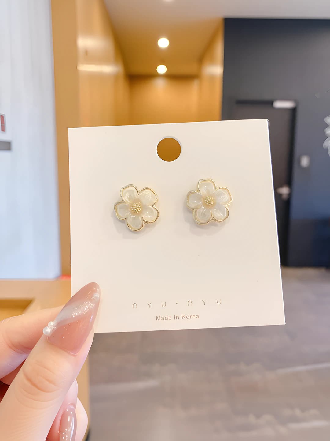 1# Simple floral earrings - silver post
