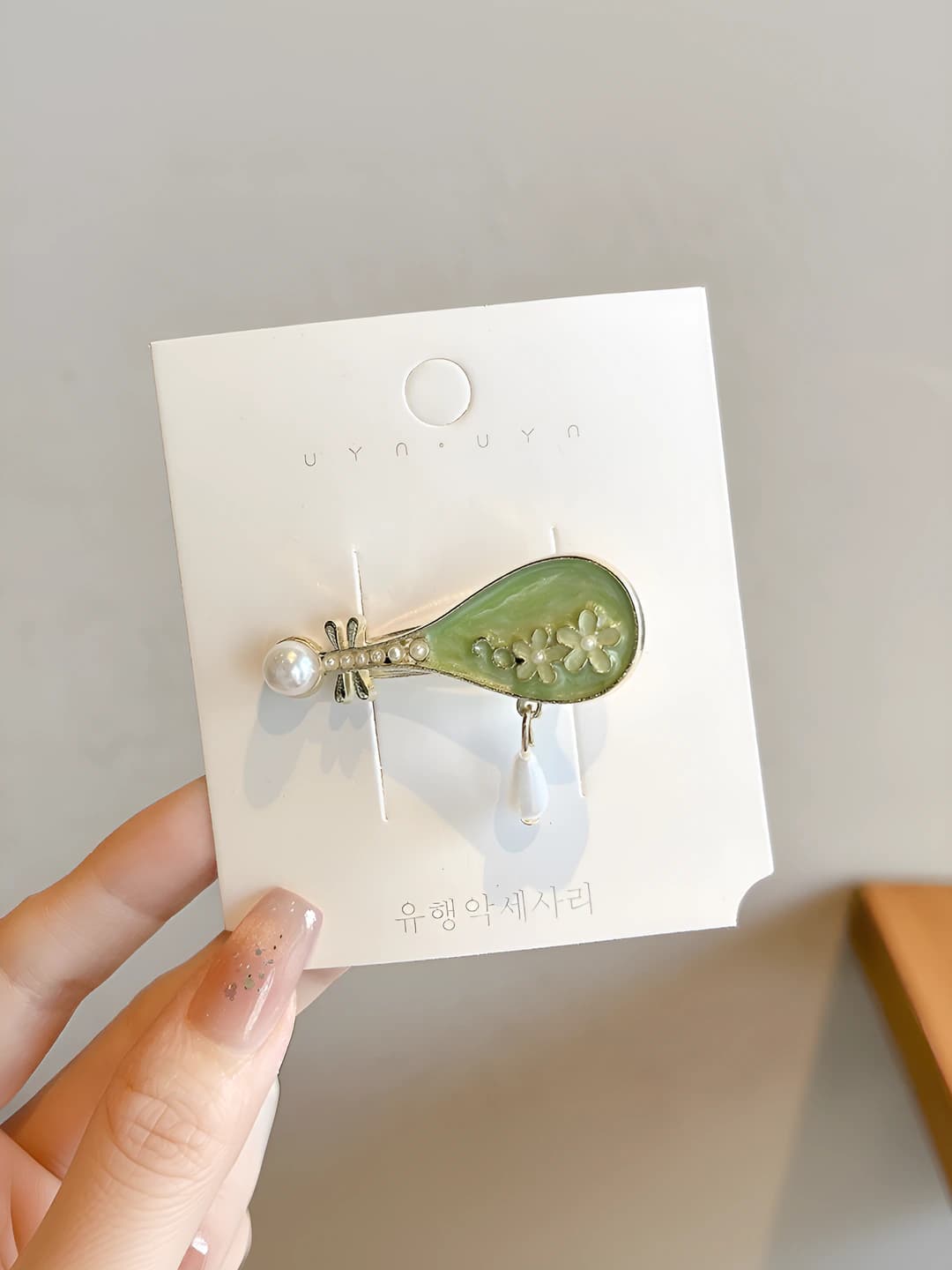 Floral pearl clip, ~5 cm
