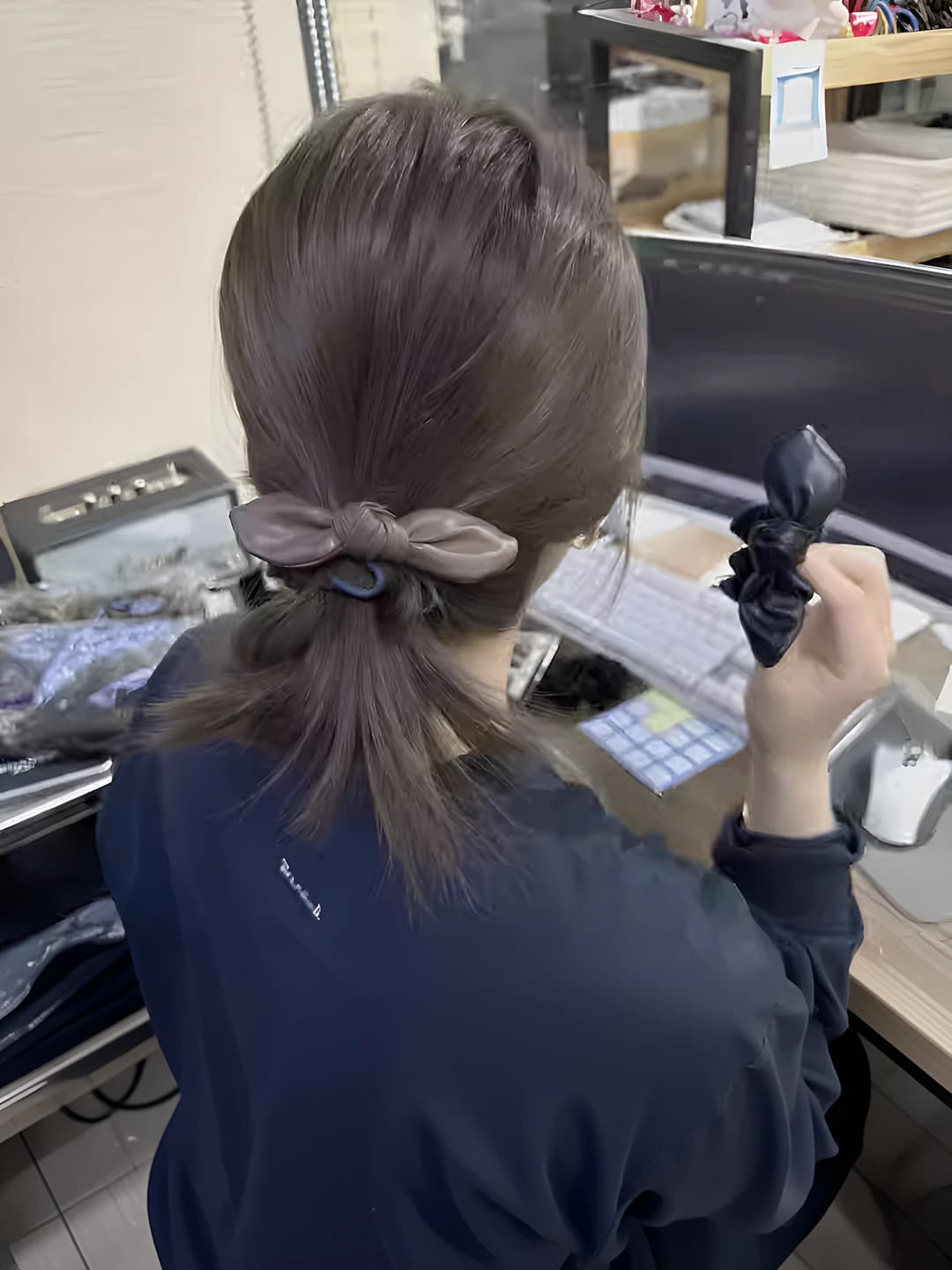 Ayollar uchun koreys uslubida PU materialdagi 3D quloqli qonuni rezinkasi, elastik, sadol