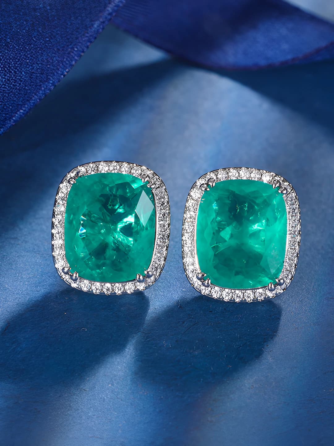 Emerald studs