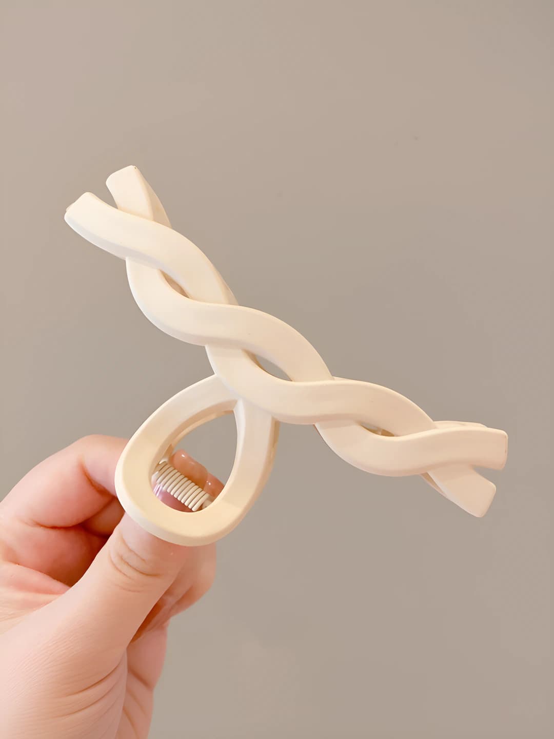 Beige - twisted