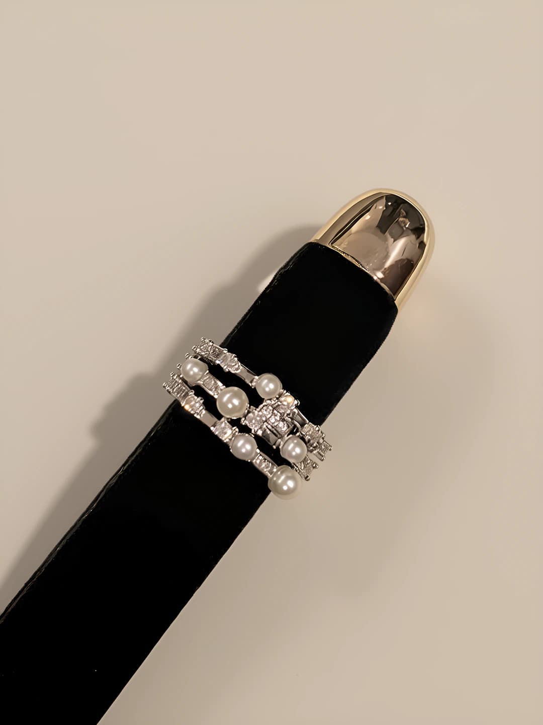 1# 3-layer pearl ring, alloy, 2 cm