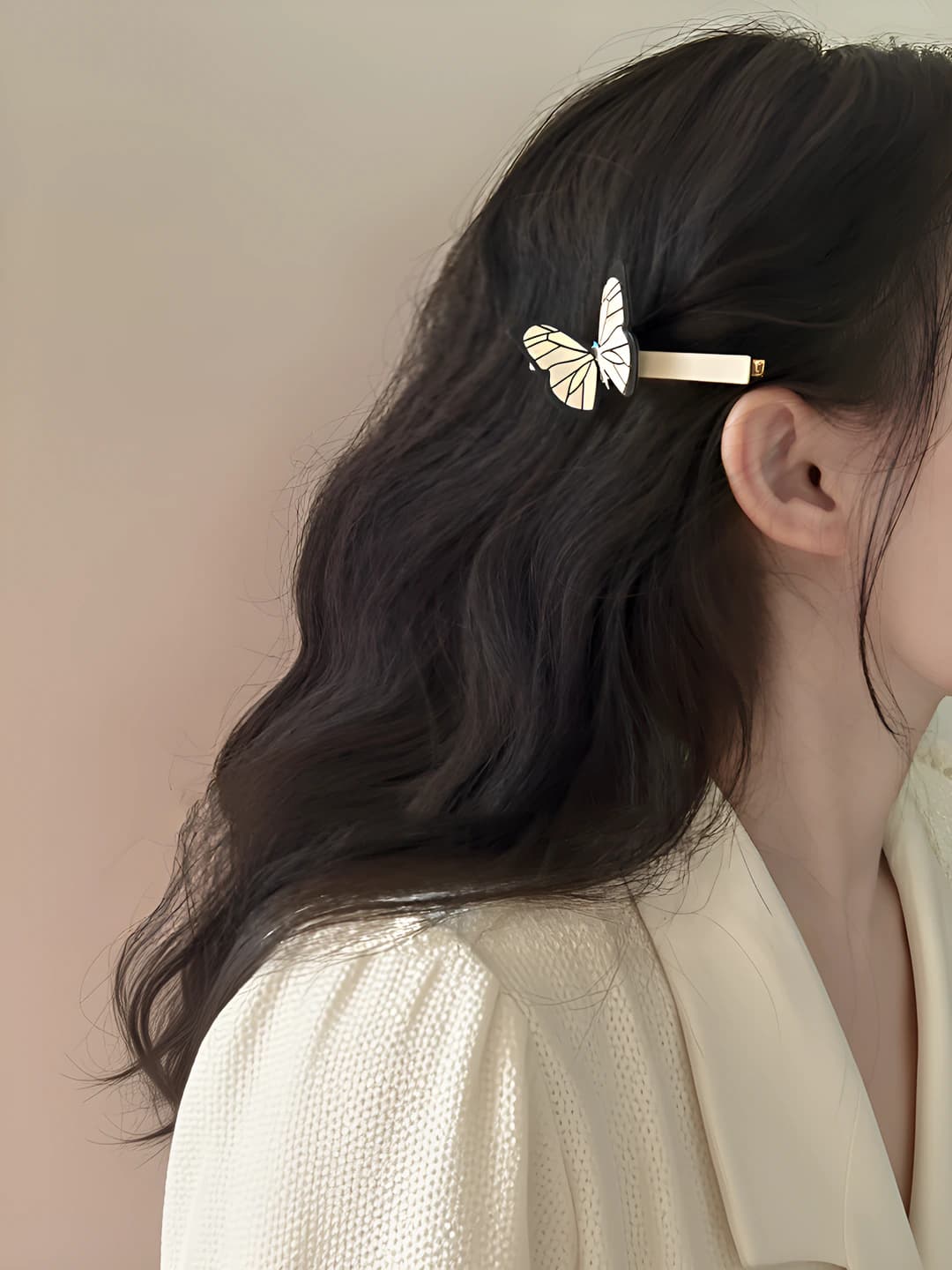 Women's retro 3D resin hair accessory with butterfly, Korean-Japanese style, sweet design