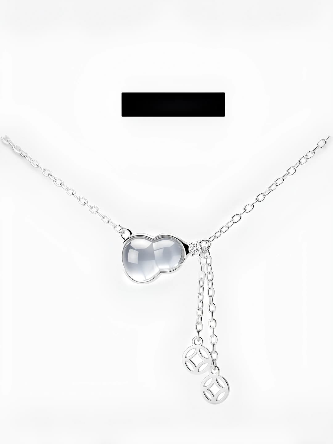 Women's short gourd pendant necklace made of brass alloy and white chalcedony, Chanel style design element