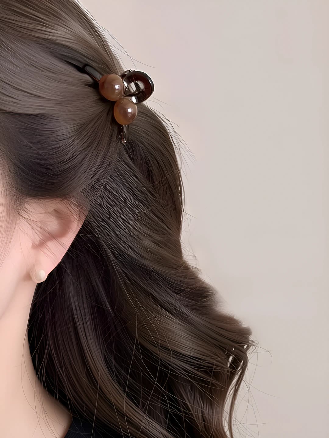 1# Amber small clip