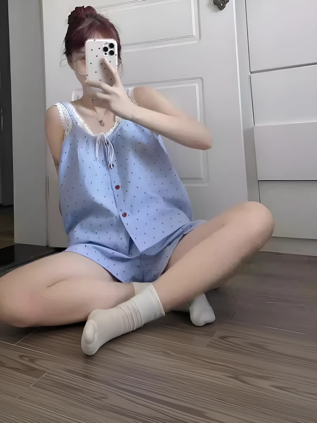 Ayollar uchun koreys uslubida shirin dantelli to'q boshli mayka va shorti pijama to'plami, yozgi uy kiyimi
