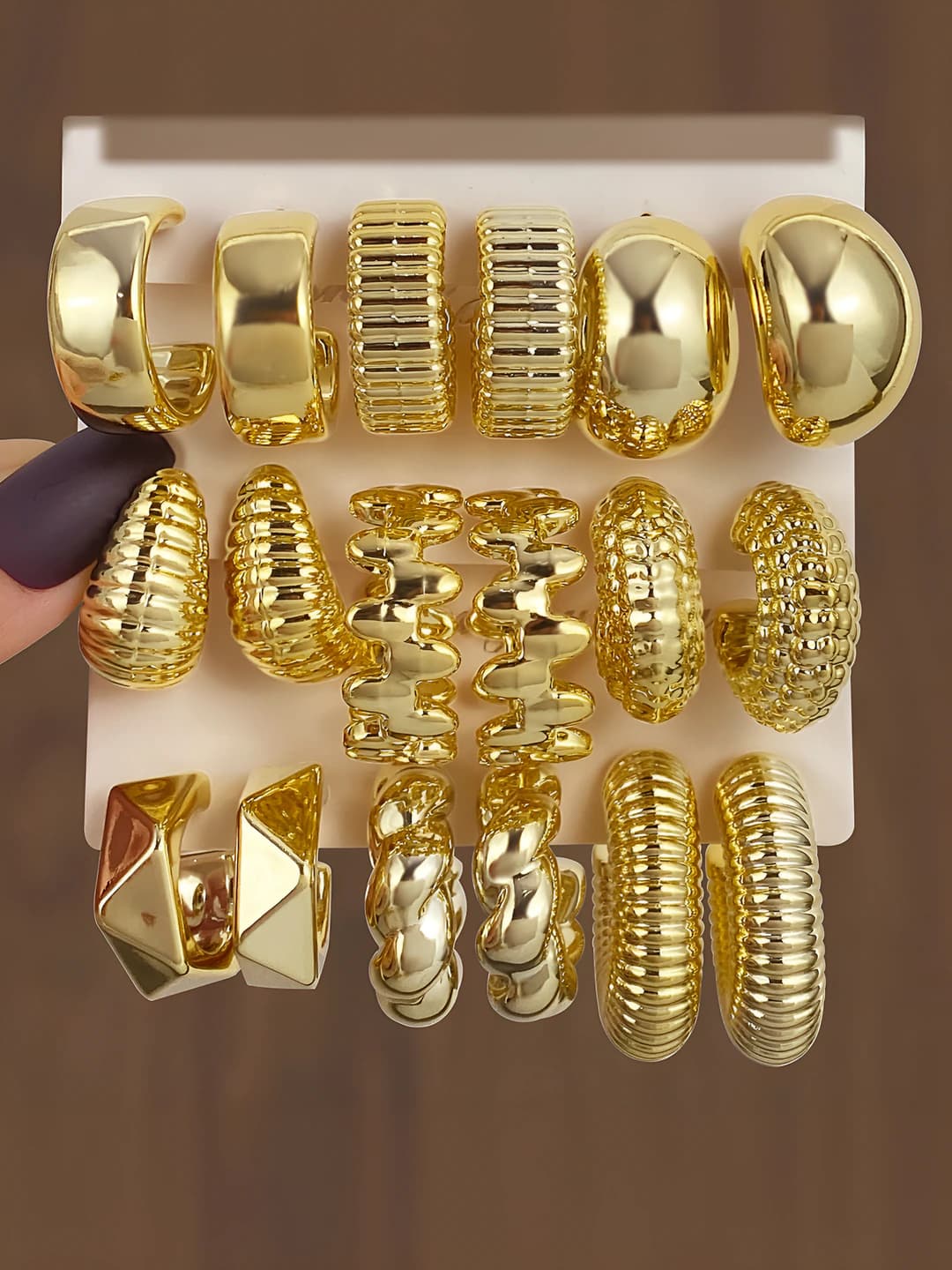 Women's gold geometric earring set