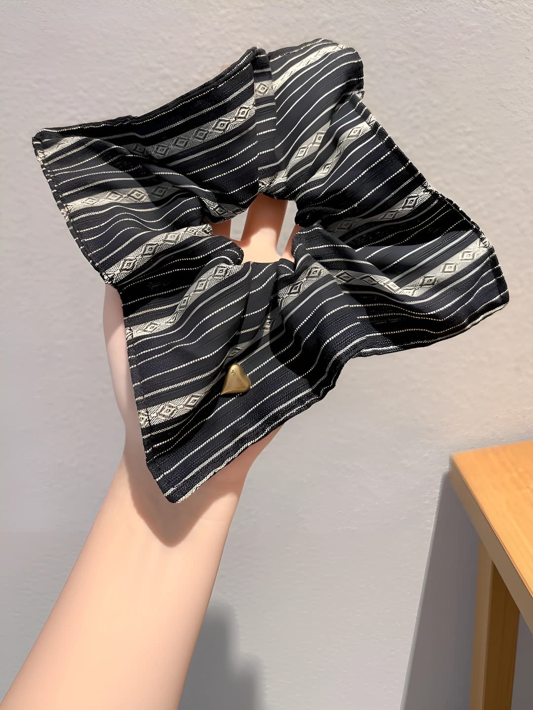 1# Black, scarf