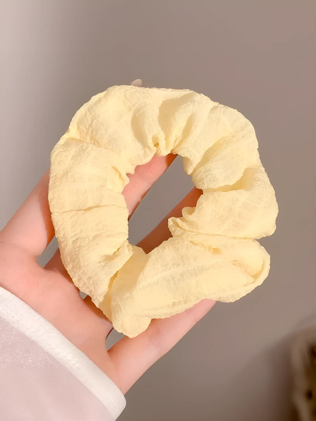 Жёлтый