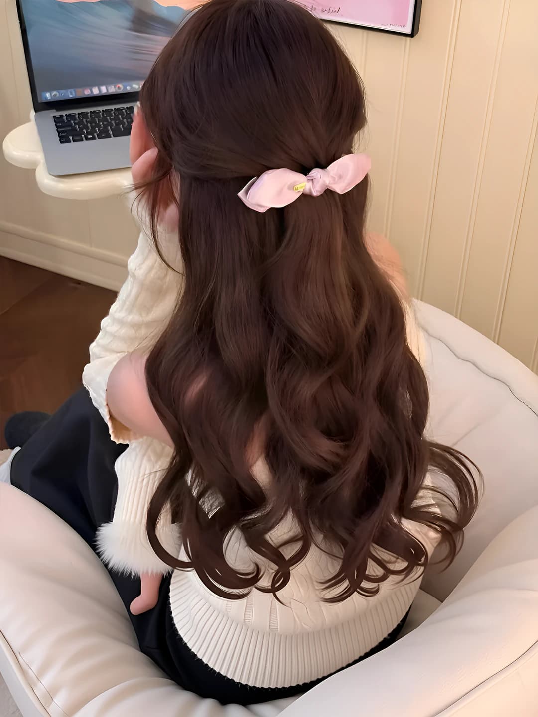 Pink bow gold logo banana clip